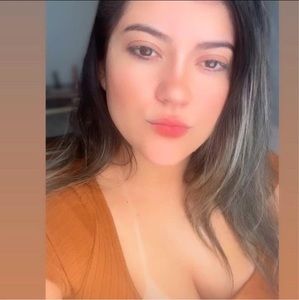 Meet your Posher, Aline